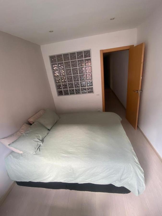 Cozy Apartment At A Great Location! L'Hospitalet de Llobregat Eksteriør bilde