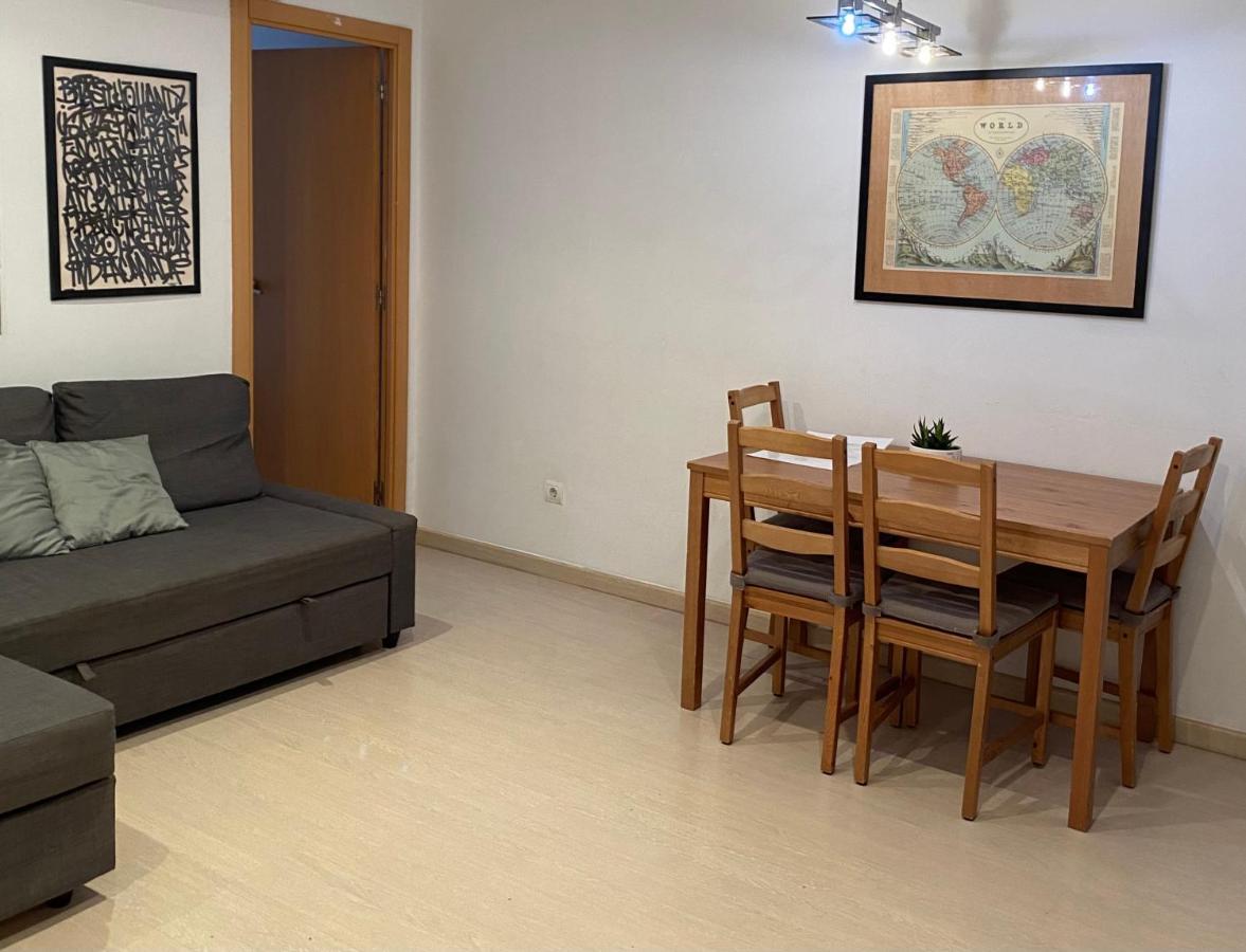 Cozy Apartment At A Great Location! L'Hospitalet de Llobregat Eksteriør bilde